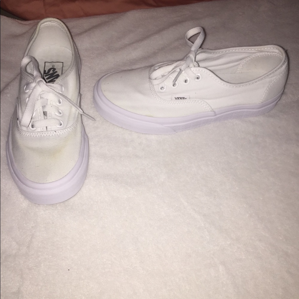 Women White Vans (SIZE 6.5)